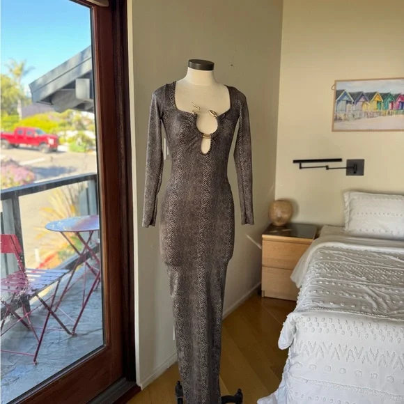 Fashion Nova Snake Detail Maxi Dress - Black and Gold - Picture 2 of 3